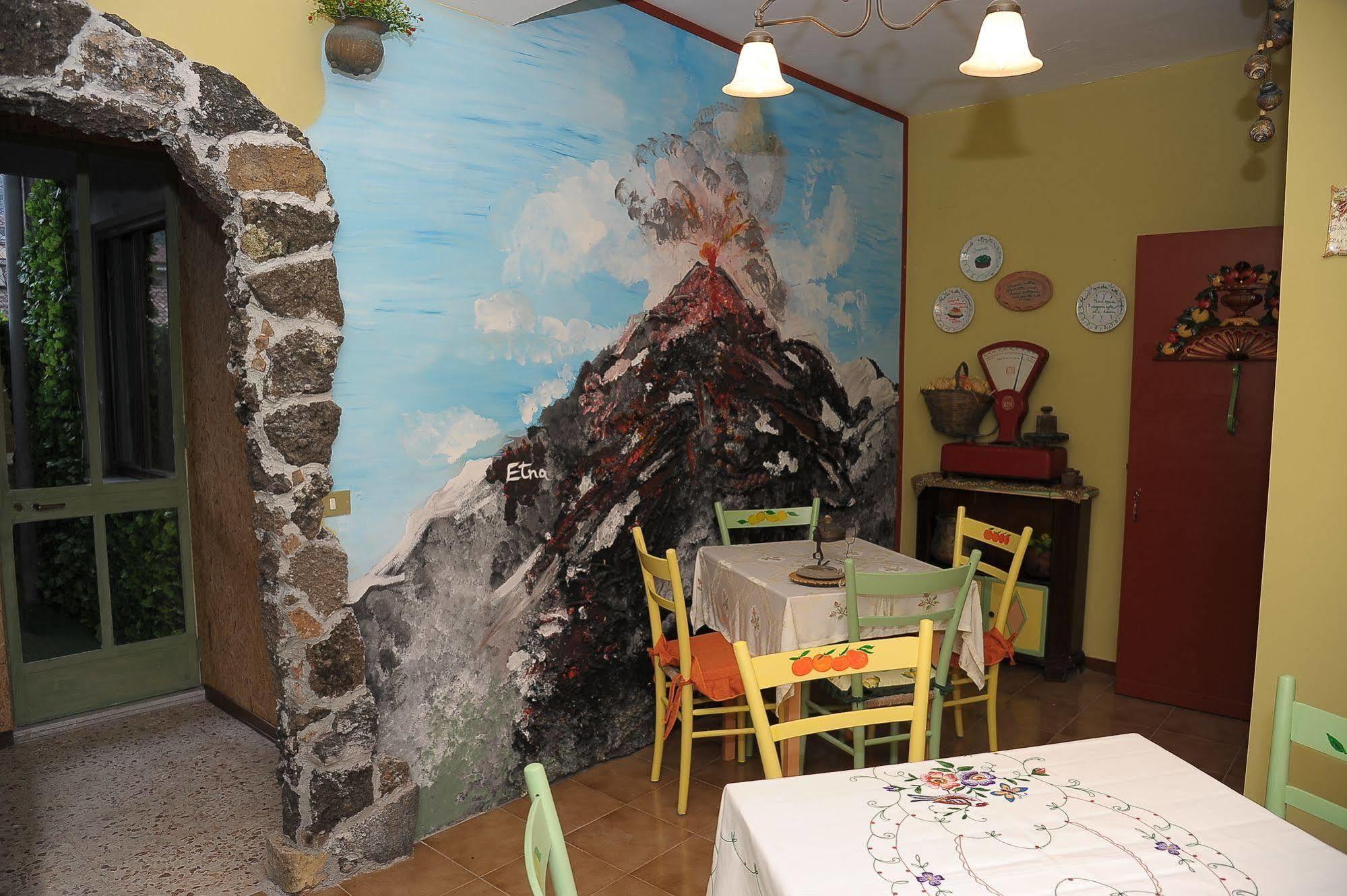 Sicilia In Miniatura "L'Atelier Dell'Etna" Panzió Zafferana Etnea Kültér fotó
