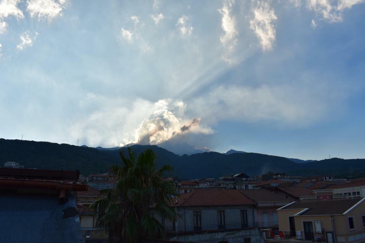 Sicilia In Miniatura "L'Atelier Dell'Etna" Panzió Zafferana Etnea Kültér fotó